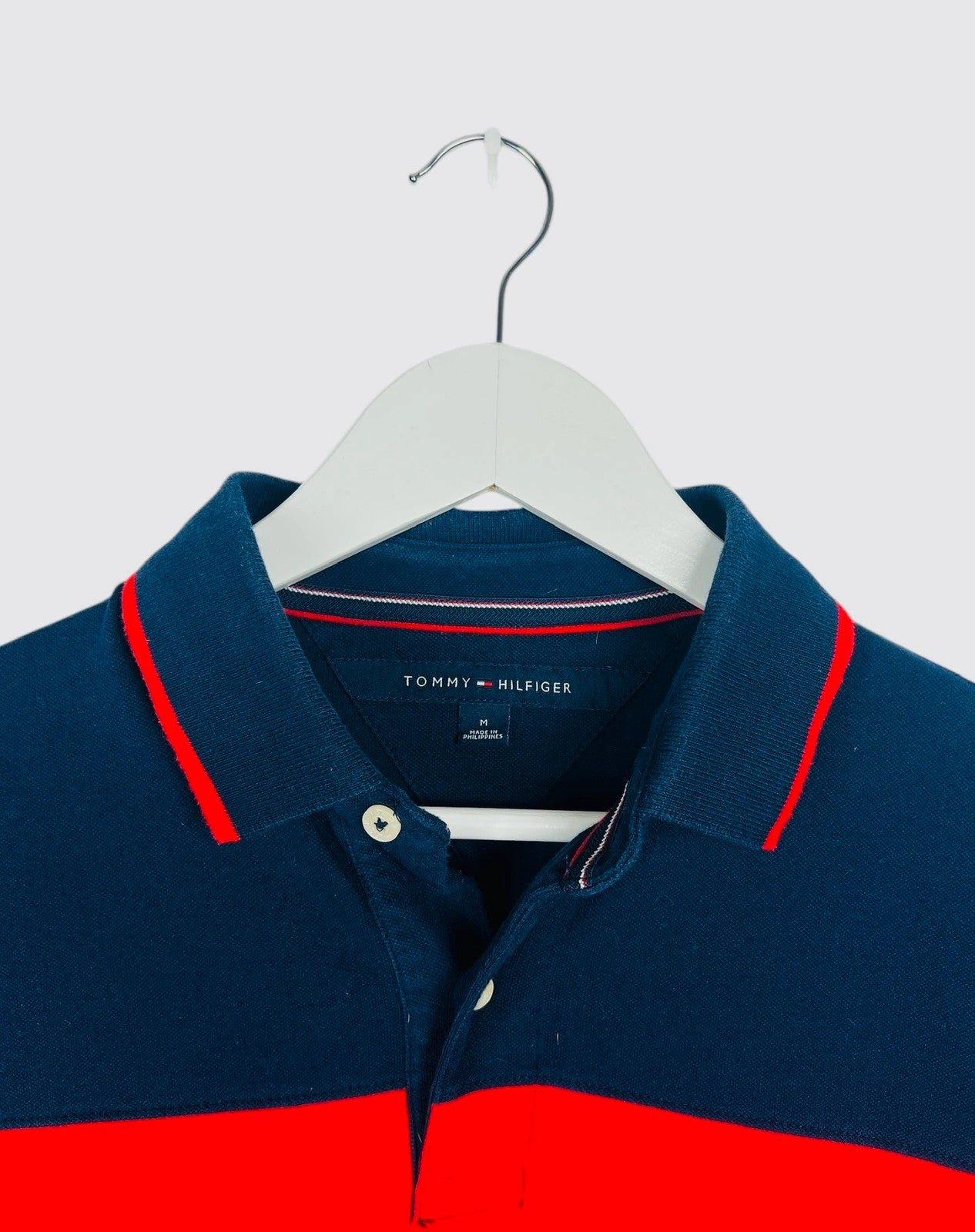 Polo Tommy Hilfiger Logo Brodé Marine & Rouge - M (B25)